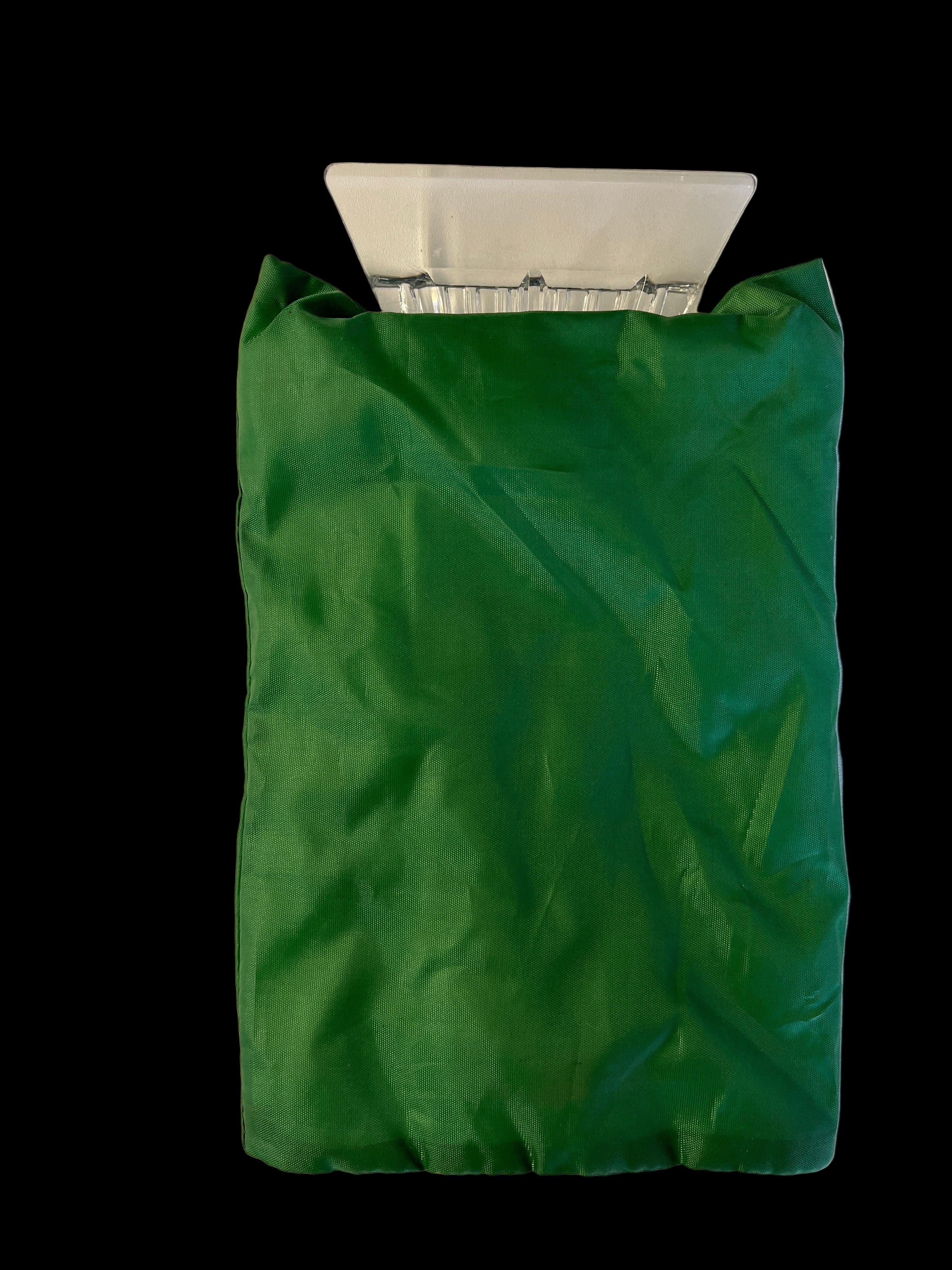 Groene ijskrabber met winterwant voor auto, ruitenkrabber met geïntegreerde want om autoruiten ijsvrij te maken zonder koude handen